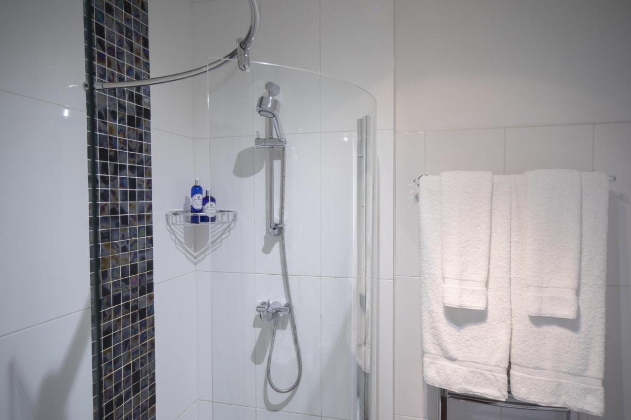 Cleeve Hill Hotel Bishop's Cleeve 외부 사진